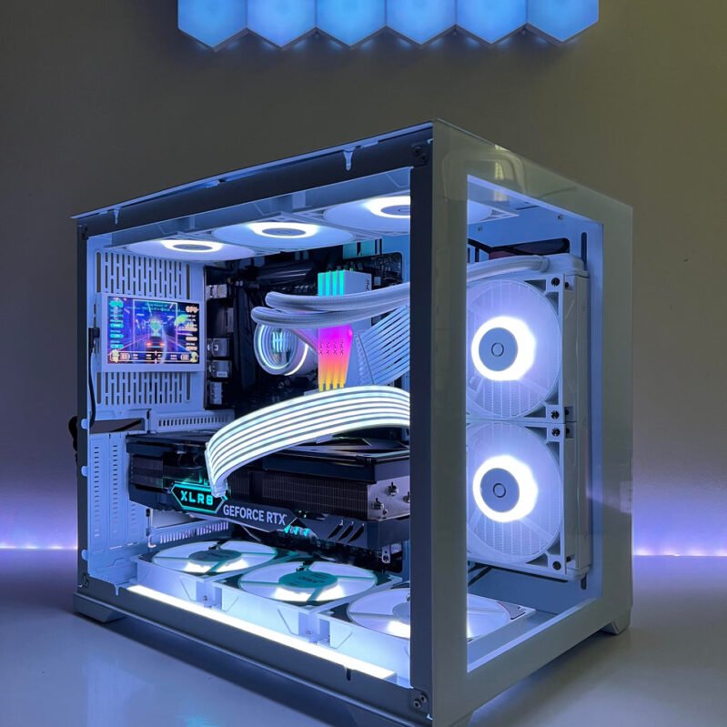 PC Gaming White MicroATX - AMD Ryzen 7 7800X3D / RTX 5060 Ti 8GB / 32GB DDR5 / 2TB NVMe