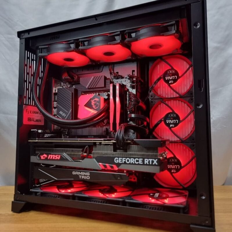 PC Ultra 4K ATX - AMD Ryzen 5 9600X / RTX 5080 16GB / 32GB DDR5 / 2TB NVMe